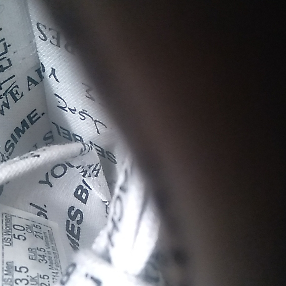 Vans - Picture 6 of 6